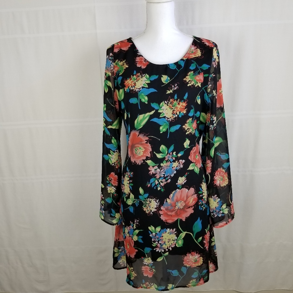 Entro Boho dark floral dress w/bell sleeves size L